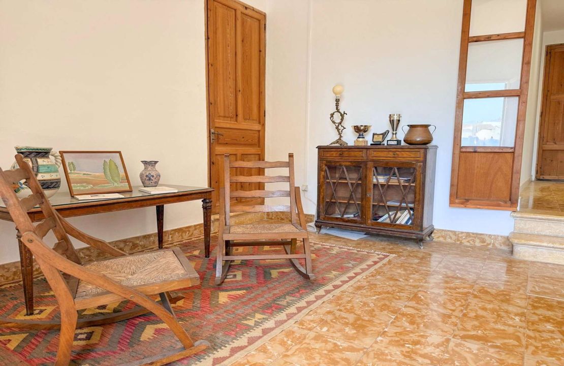 Casa de pueblo con jardín y casa de invitados en Sa Pobla en venta